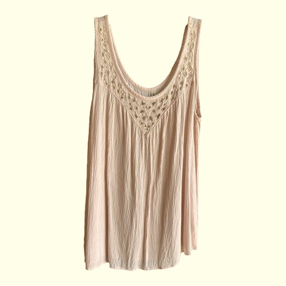 Sleeveless Feminine Mudd medium blouse